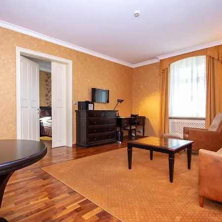 Отель Skaritz & 4*