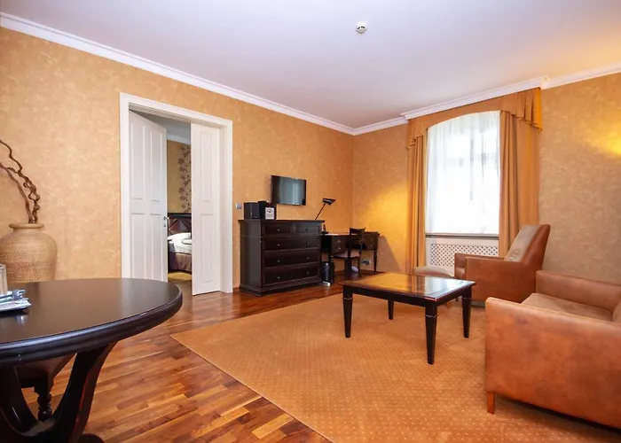 Отель Skaritz & 4*