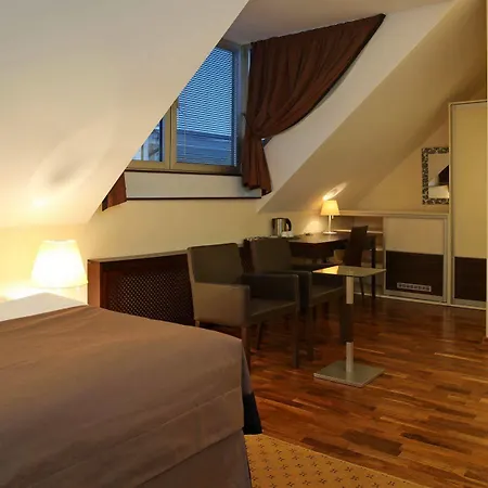 Otel Skaritz &