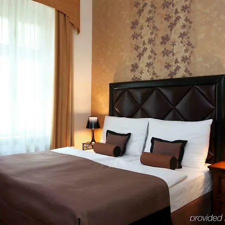 Skaritz & Otel